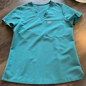 Marine figs scrub top
